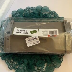 HORIZON GROUP, TOWEL HANGER